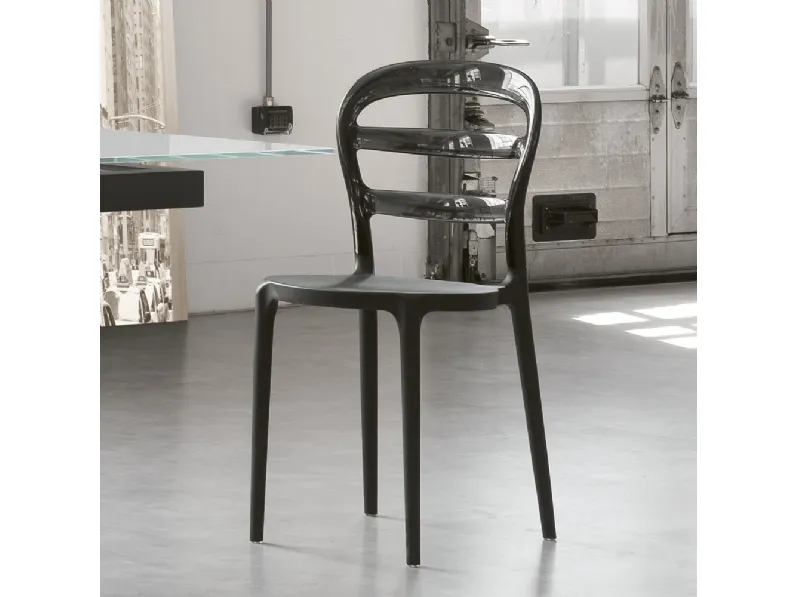 Sedia impilabile in polipropilene e policarbonato Lilly di Ponti Terenghi