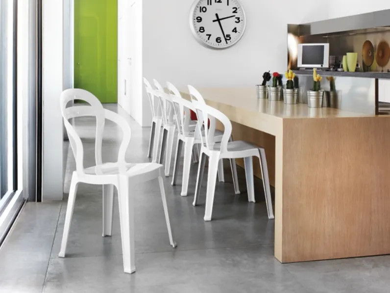 Sedia impilabile in policarbonato Titì di Scab Design