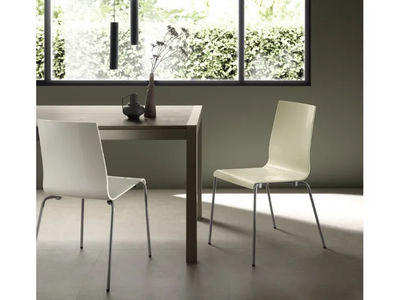Sedia impilabile Kuadra 1151 di Scavolini