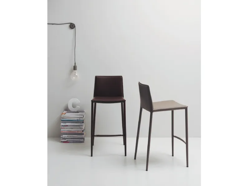 Sgabello Unique in cuoio rigenerato di Scavolini