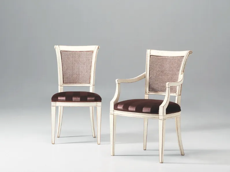 Sedia in legno finitura shabby K10463 con schienale in caneté e sedile in tessuto imbottito de L'Origine