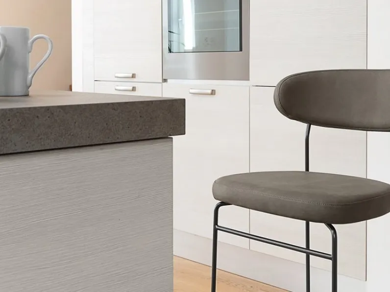 Sgabello Anais in pelle con struttura in acciaio di Domitalia