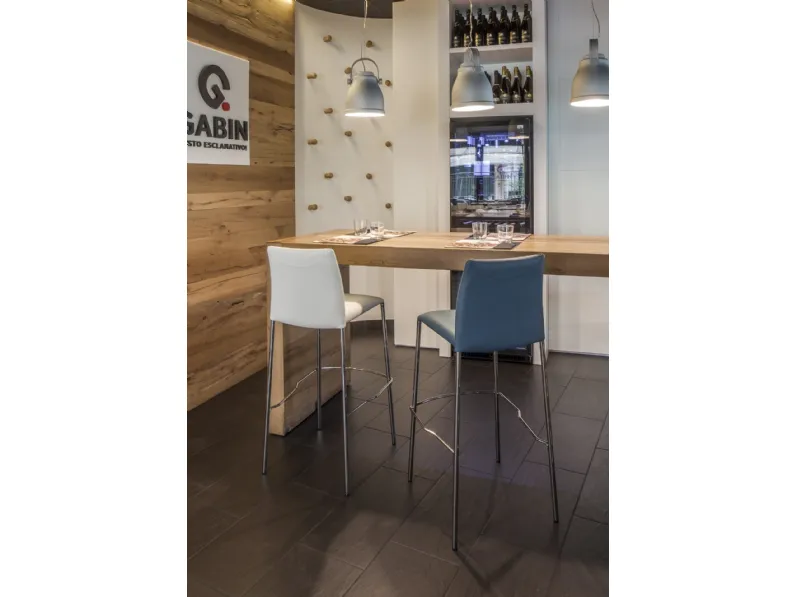 Sgabello impilabile in vera pelle Belle SGF di Ambiance Italia