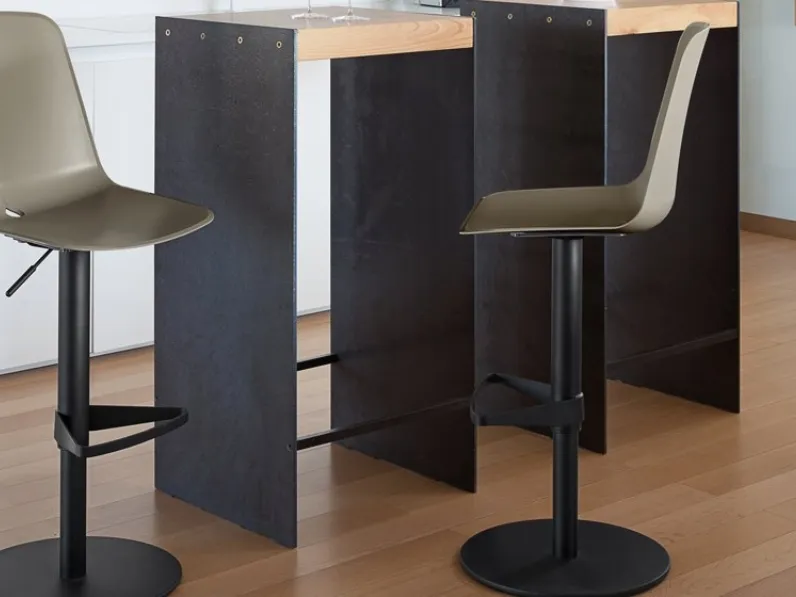 Sgabello in polipropilene Dot di Domitalia