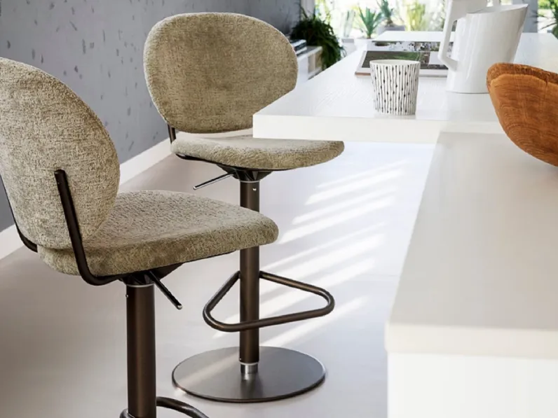 Sgabello in velluto Inès di Calligaris