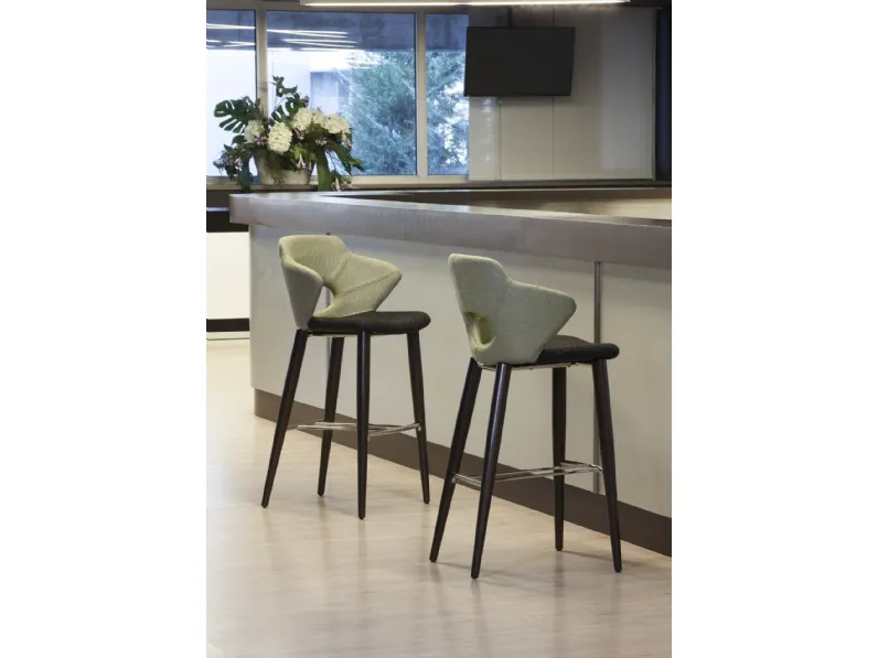 Sgabello in tessuto Marala SGFW di Ambiance Italia