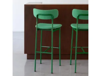 Sgabello Motta di Magis: design essenziale in polipropilene.