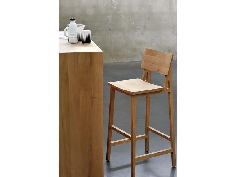 Sgabello in rovere N di Ethnicraft