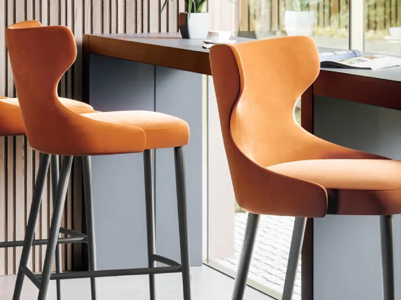 Sgabello in tessuto con profilo seduta e retroschienale in pelle Queen di Ambiance Italia