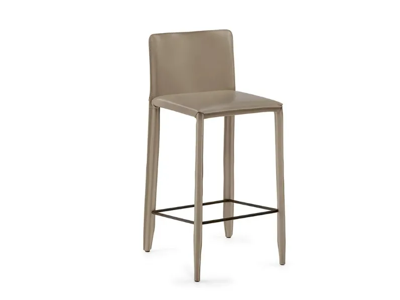 Sgabello Yuma di Julia Arredo Cuoio