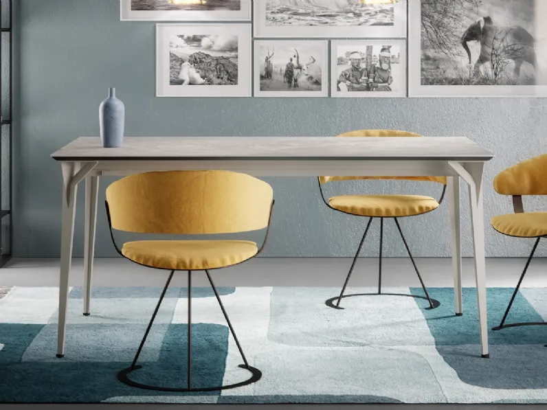 Sedia in tessuto con struttura a tre gambe in acciaio Stuoia PT di Ambiance Italia