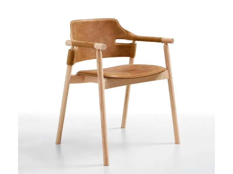 Sedia in cuoio e legno con braccioli Suite P L CU di Midj