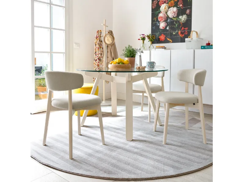 Sedia in tessuto imbottito e legno Talks di Connubia