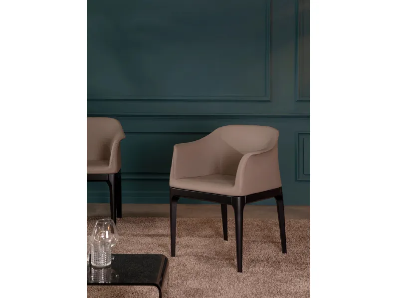 Sedia Gilda con seduta rivestita in ecopelle di Tonin Casa