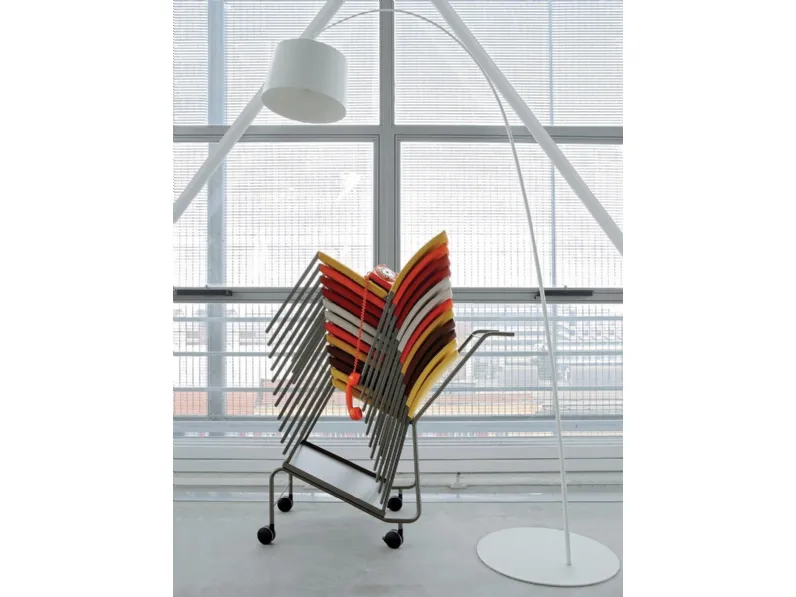 Sedia impilabile Talia di Zanotta