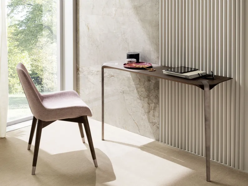 Sedia in tessuto imbottito Zara di Alta Corte