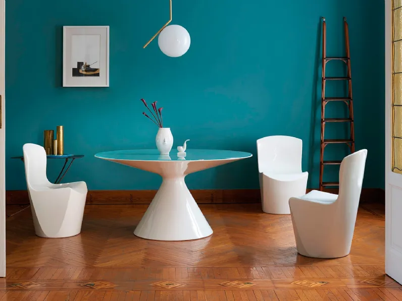 Sedia in polietilene accogliente e arrotondata dalla seduta confortevole Zoe di Slide