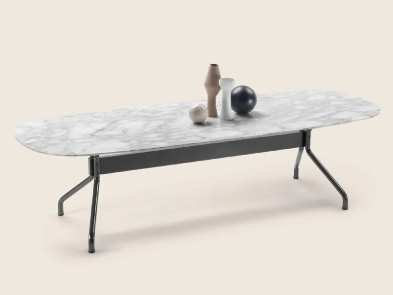 Tavolo Academy con piano in marmo e base in tubolare di acciaio di Flexform