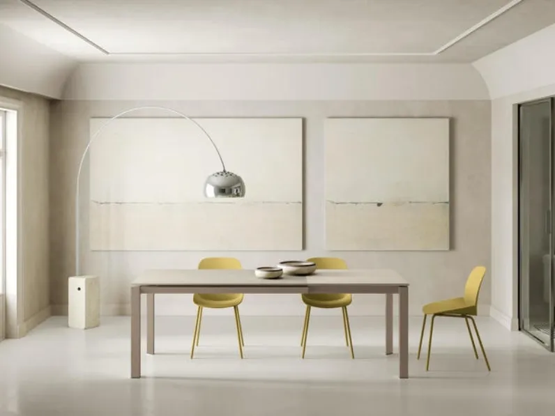 Tavolo Account con top in ceramica di Stones