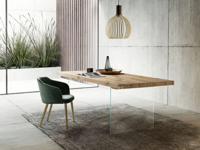 Tavolo con gambe in vetro e piano in legno Ice di Alta Corte