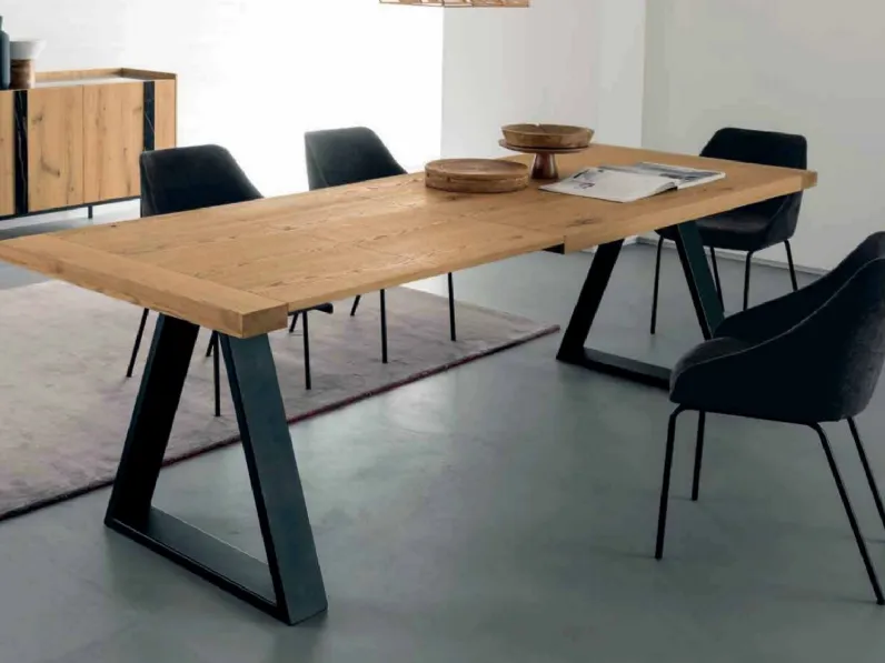 Tavolo allungabile con gambe in metallo nero Mekano di Alta Corte