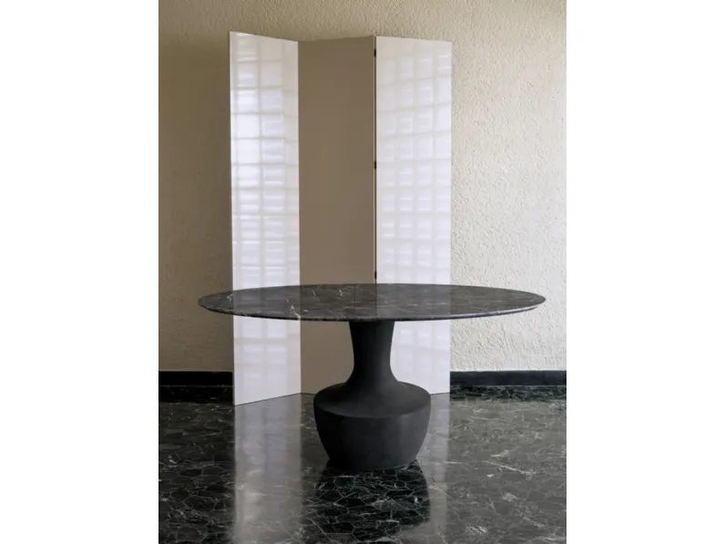 Tavolo Anfora con base in Quarzo e top in marmo di Potocco