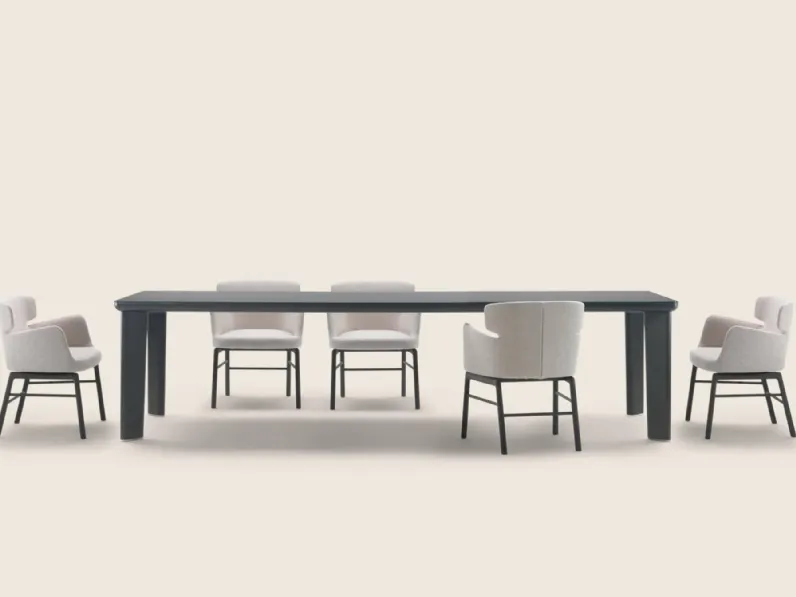 Tavolo Arnold con piano in vetro e struttura in legno di Flexform