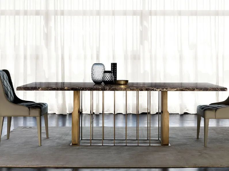 Tavolo Aston rettangolare con top in marmo e struttura in ottone di Daytona Home