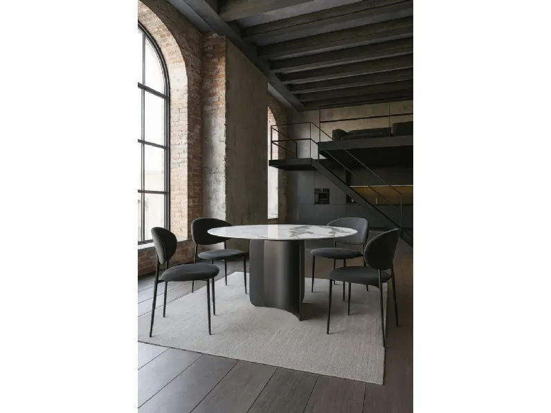 Tavolo Astro in gres porcellanato di Colico