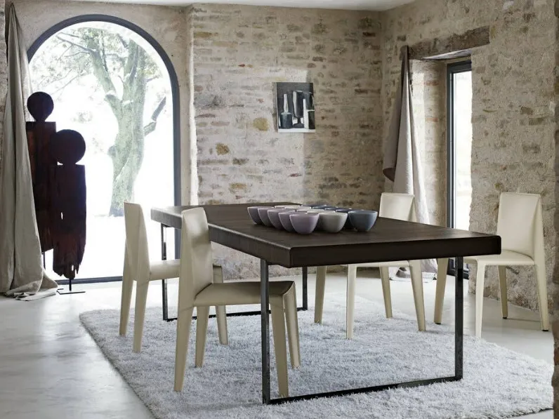Tavolo allungabile in legno impiallacciato con struttura in alluminio Athos 12 di B&B Italia