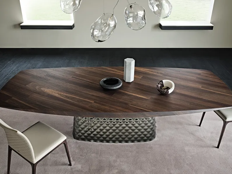 Tavolo con base in cristallo specchiato e piano in legno Atrium Wood di Cattelan Italia