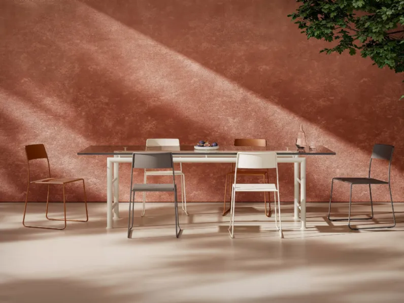 Tavolo Axis di Opinion Ciatti