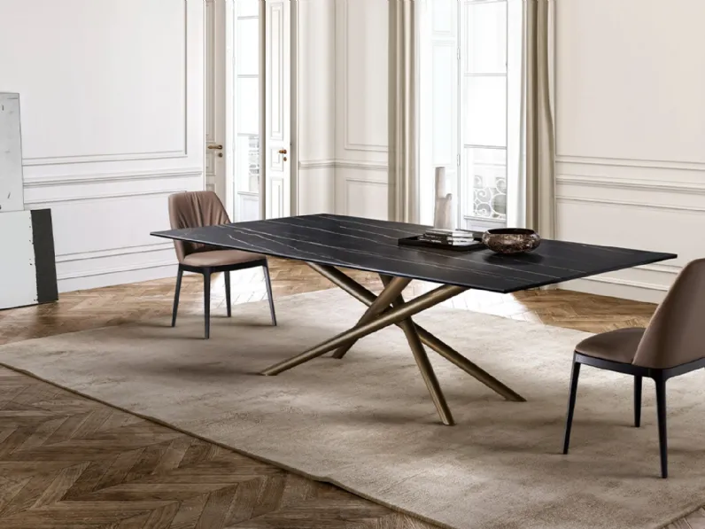 Tavolo Baly con top in ceramica di Eforma