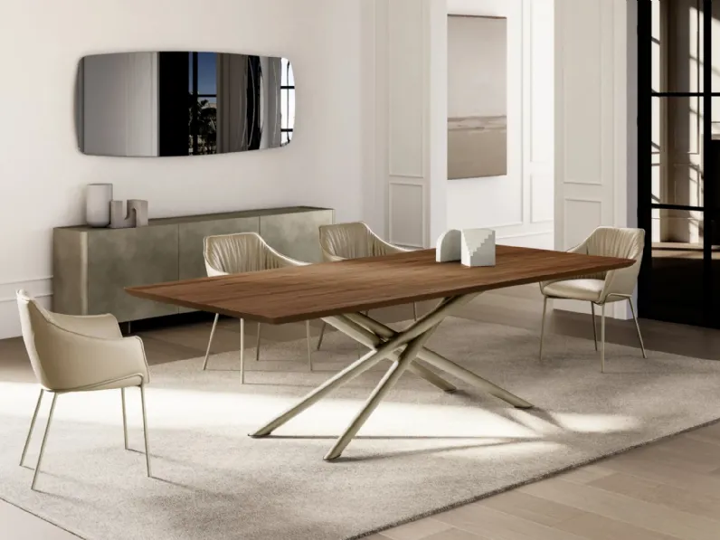 Tavolo Baly con top in legno di Eforma