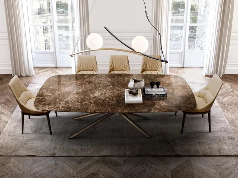 Tavolo Baly con top in marmo di Eforma