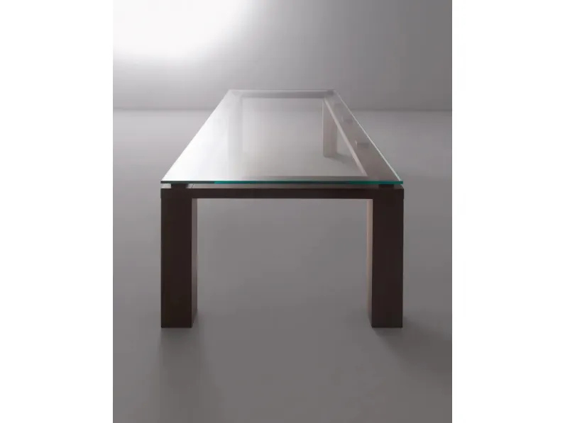 Tavolo con piano in cristallo e struttura in legno BD 01 di Laura Meroni