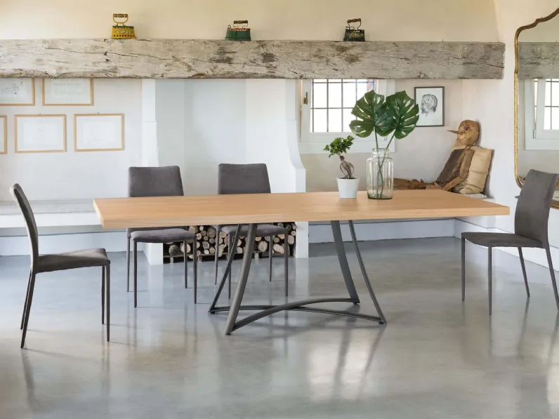 Tavolo Big Bang in legno di Ingenia