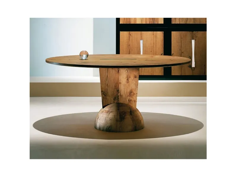 Tavolo Brancusi realizzato con travi di rovere antico recuperato di Estel