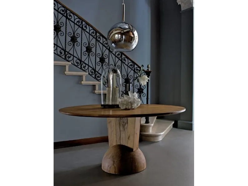 Tavolo Brancusi realizzato con travi di rovere antico recuperato di Estel