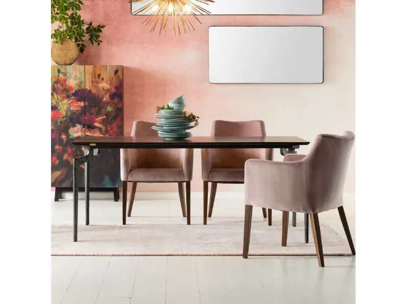 Tavolo Bug in legno con gambe in metallo di Kare Design