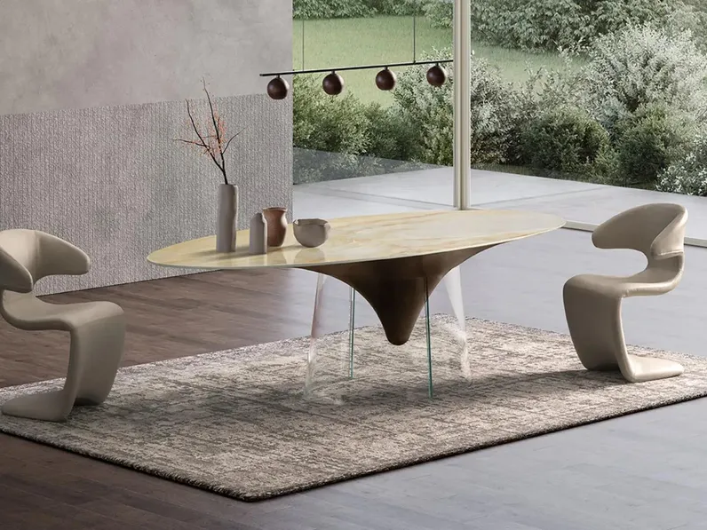 Tavolo di design Calla in ceramica con base in cristallo di Tafaruci