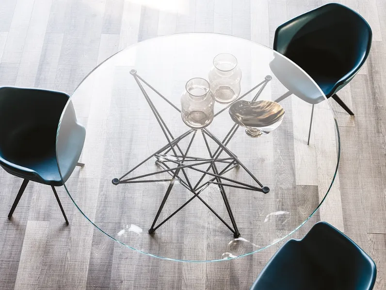 Tavolo con base in acciaio e piano in cristallo bisellato Gordon di Cattelan Italia
