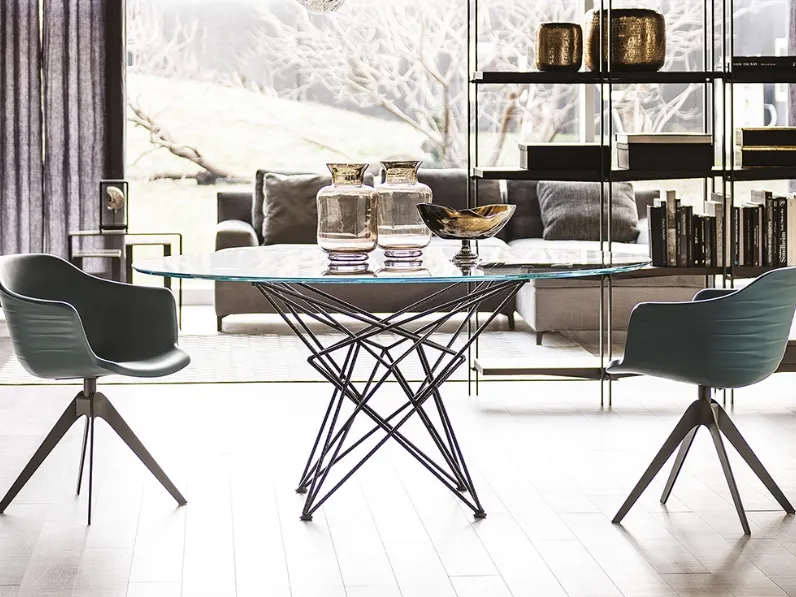 Tavolo con base in acciaio e piano in cristallo bisellato Gordon di Cattelan Italia