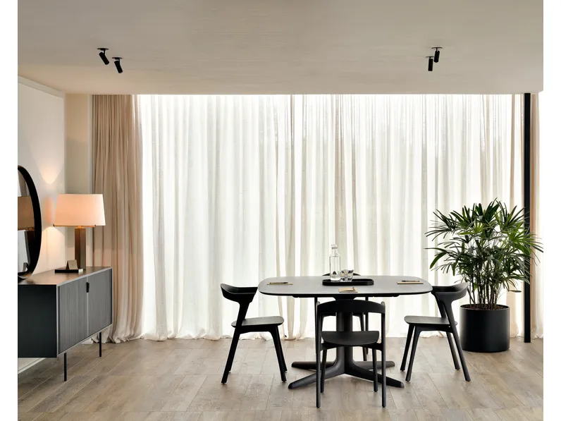 Tavolo Corto in rovere marrone di Ethnicraft