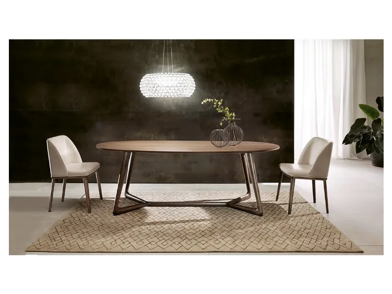 Tavolo Cover ovale in legno di Pacini e Cappellini