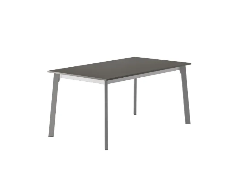 Tavolo Crono con piano in laminato e struttura in metallo di Veneta Cucine