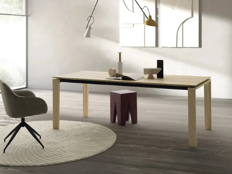 Tavolo Vogue di Devina Nais