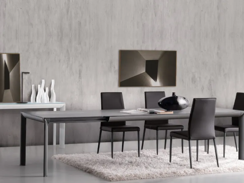 Tavolo allungabile in ceramica con base in alluminio Cocoon di Dexo