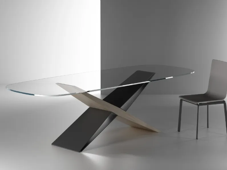 Tavolo di design Wing con top in cristallo e base in legno massello di Dexo