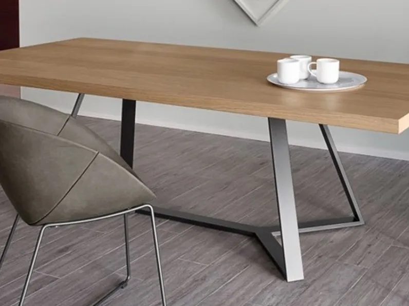 Tavolo in legno Archie F di Domitalia